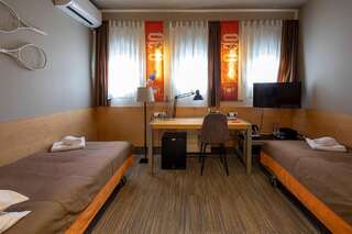 Отель Hotel Kortowo Познань Двухместный номер с 2 отдельными кроватями-8